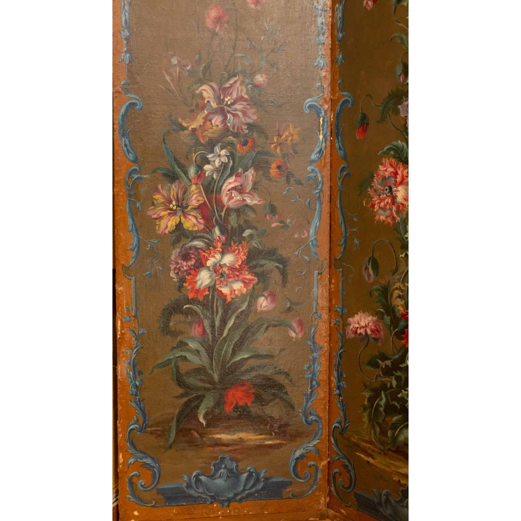 Paravent à 7 feuilles en toile peinte, style Rocaille. Début XIX ème. | Biron Paravent à 7 feuilles en toile peinte, style Rocaille. Début XIX ème.