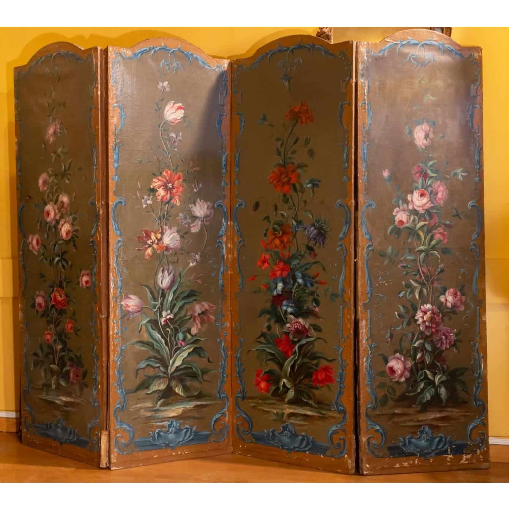 Paravent à 7 feuilles en toile peinte, style Rocaille. Début XIX ème. | Biron Paravent à 7 feuilles en toile peinte, style Rocaille. Début XIX ème.