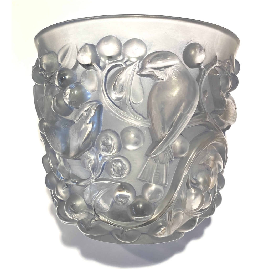 Vase « Avallon » verre blanc patiné bleu de René LALIQUE