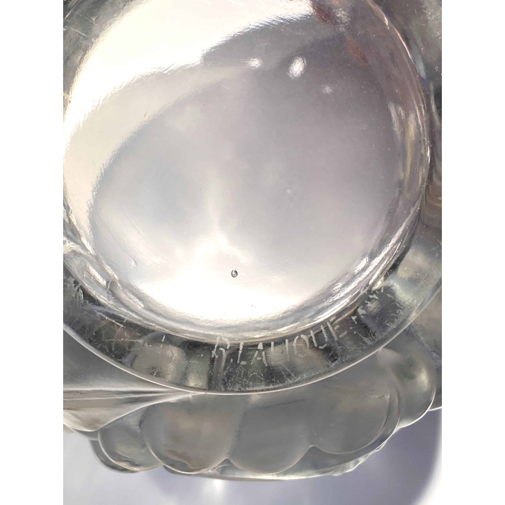 Vase « Avallon » verre blanc patiné bleu de René LALIQUE