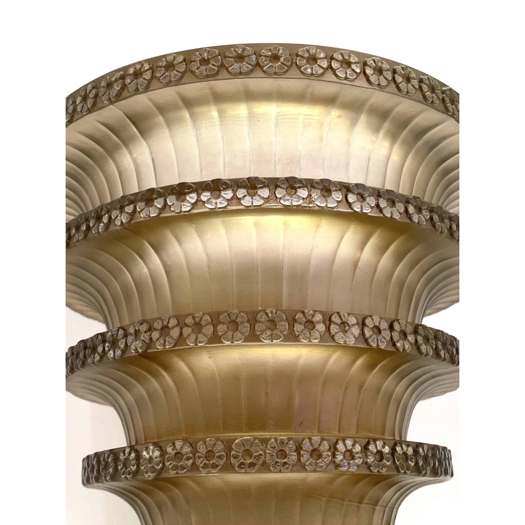 Vase « Chevreuse » verre blanc patiné sépia de René LALIQUE | Biron Vase « Chevreuse » verre blanc patiné sépia de René LALIQUE