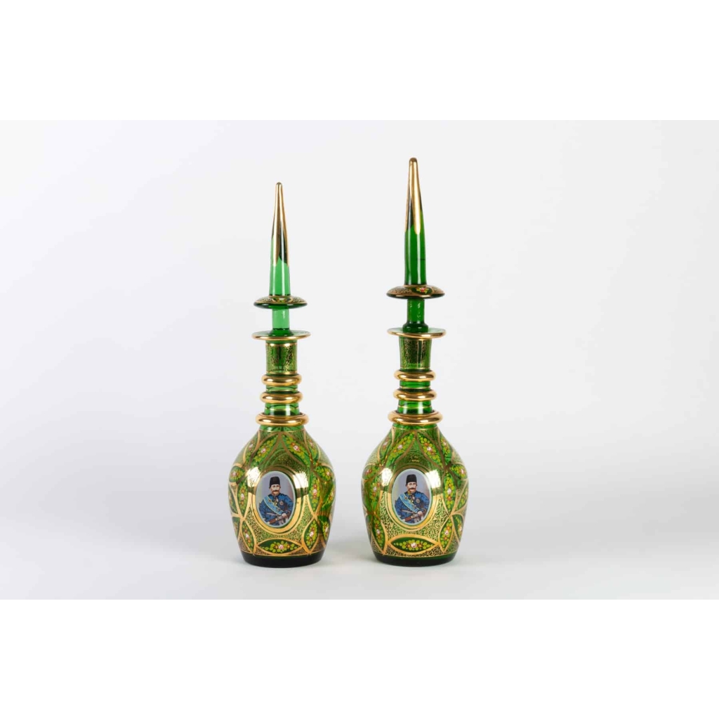 Paire de carafe de Bohême en verre émaillé | Biron Paire de carafe de Bohême en verre émaillé
