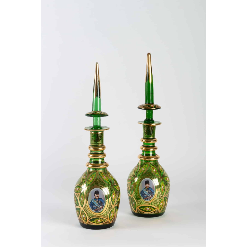Paire de carafe de Bohême en verre émaillé | Biron Paire de carafe de Bohême en verre émaillé