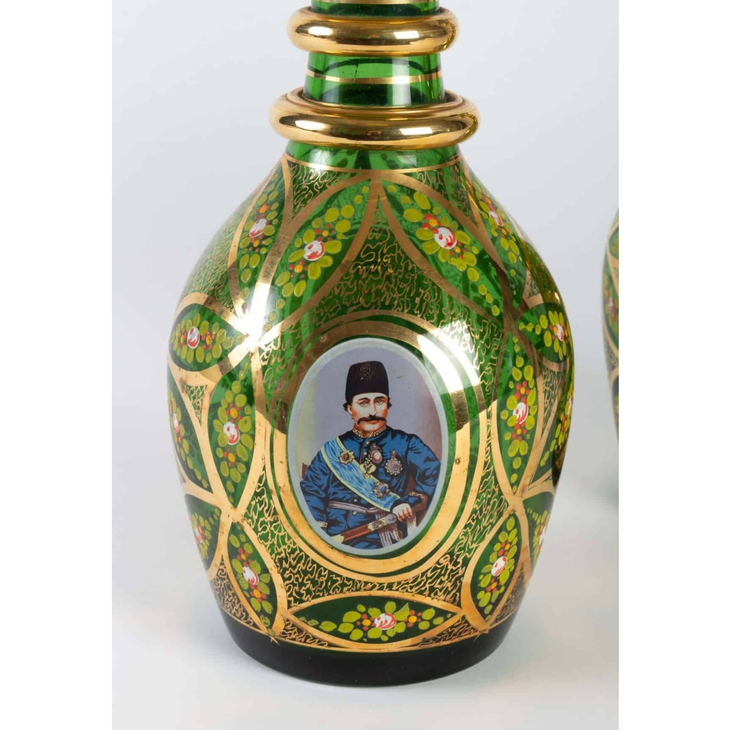 Paire de carafe de Bohême en verre émaillé | Biron Paire de carafe de Bohême en verre émaillé