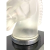 Mascotte Serre-Livres « Longchamp B » verre blanc socle sur base verre opalin noir de René LALIQUE