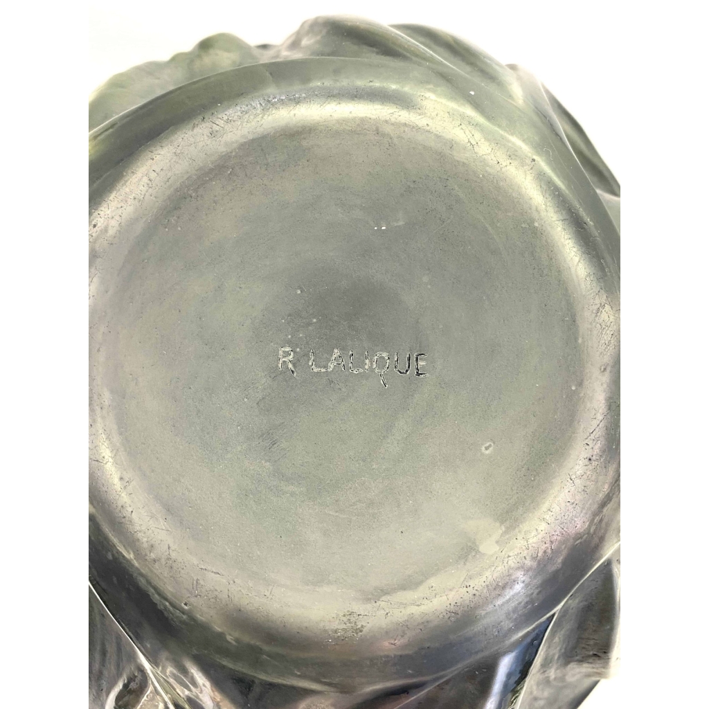 Vase « Sauterelles » verre blanc patiné bleu et vert de René LALIQUE