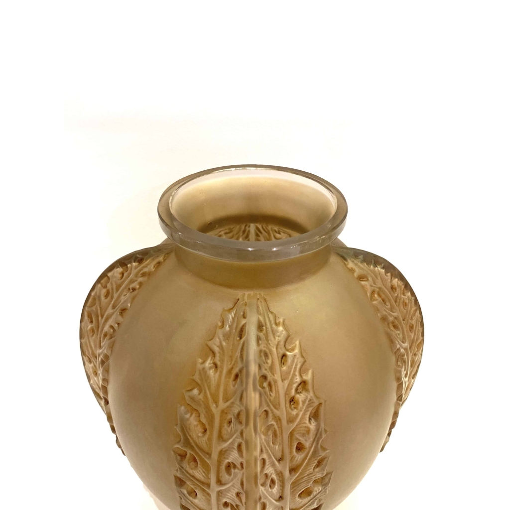 Vase "Chardons" verre blanc patiné sépia de René LALIQUE