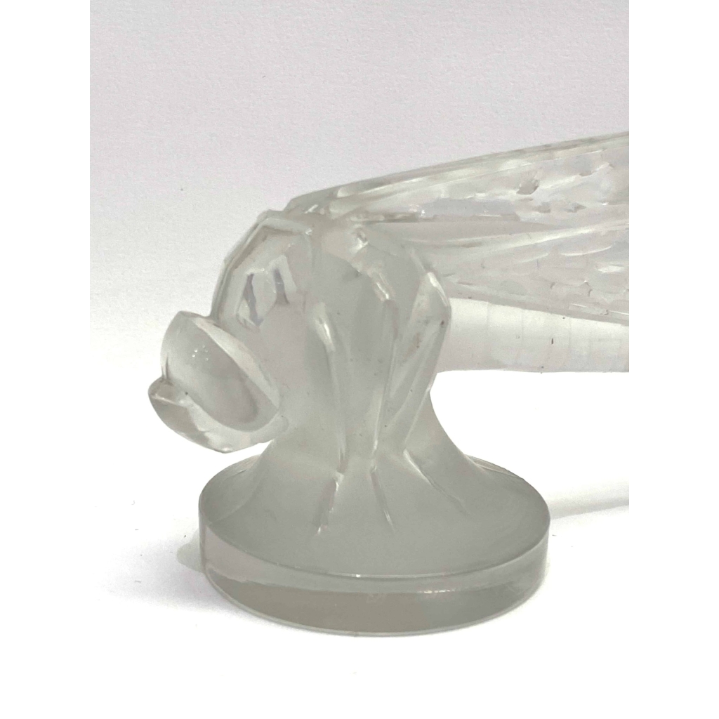 Mascotte « Petite Libellule » verre blanc de René LALIQUE