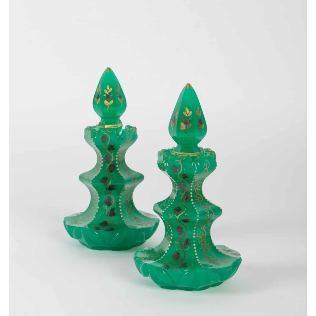 Paire de Carafes avec leurs bouchons 19e siècle Napoléon III | Biron Paire de Carafes avec leurs bouchons 19e siècle Napoléon III
