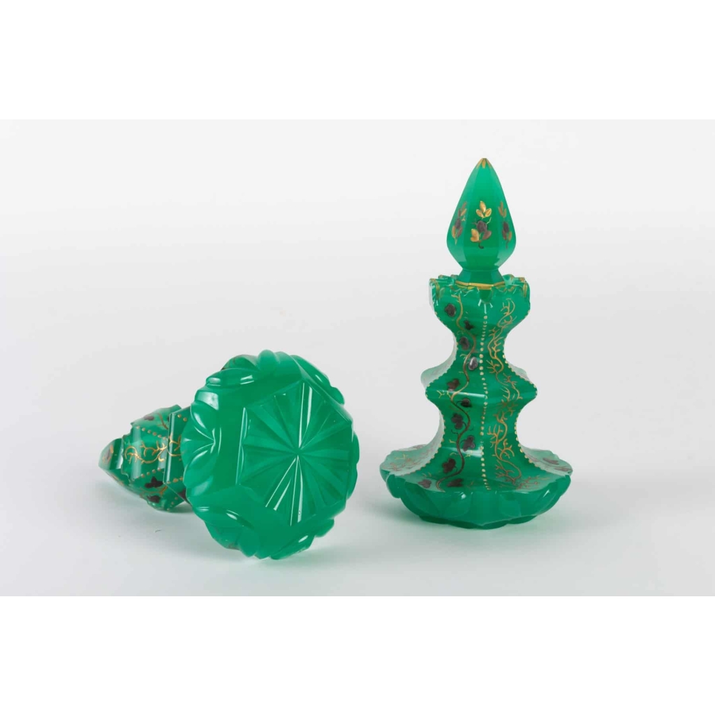 Paire de Carafes avec leurs bouchons 19e siècle Napoléon III | Biron Paire de Carafes avec leurs bouchons 19e siècle Napoléon III