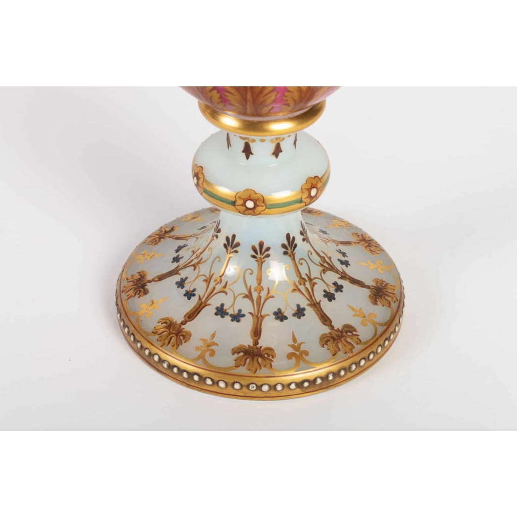 Paire de vases en opaline Napoléon III 19e siècle | Biron Paire de vases en opaline Napoléon III 19e siècle