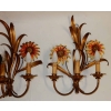 1970′ Paire d’ Appliques en Métal peint à Décor de Tournesols | Biron 1970' Paire d' Appliques en Métal peint à Décor de Tournesols