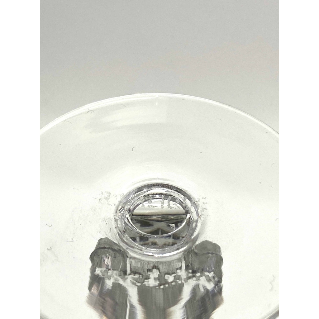 Suite de Neuf 9 Verres à Liqueur « Strasbourg » verre blanc patiné gris de René LALIQUE 11.6cm | Biron Suite de Neuf 9 Verres à Liqueur "Strasbourg" verre blanc patiné gris de René LALIQUE 11.6cm