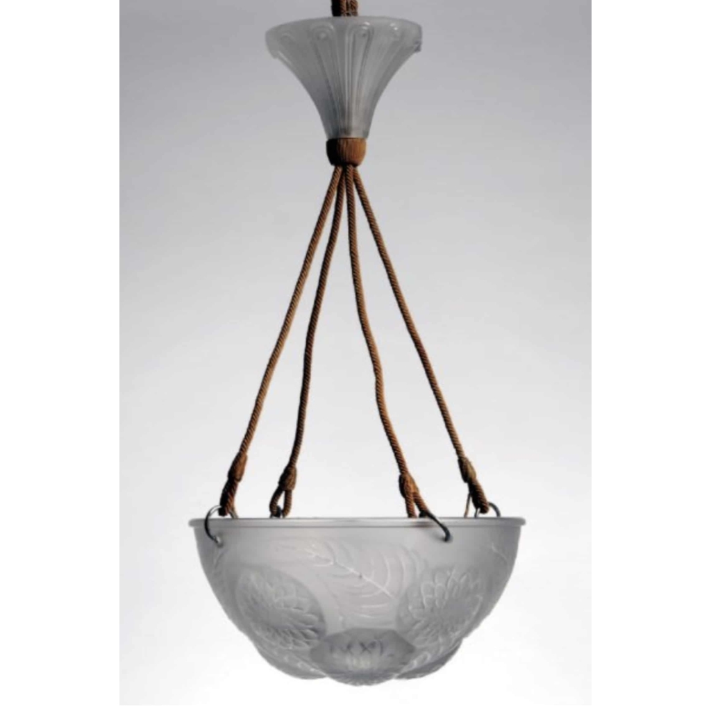 R. LALIQUE : Plafonnier « Dalhias » | Biron ||