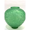1920 Vase "Gui" Verre Vert Jade Triple Couche de René LALIQUE