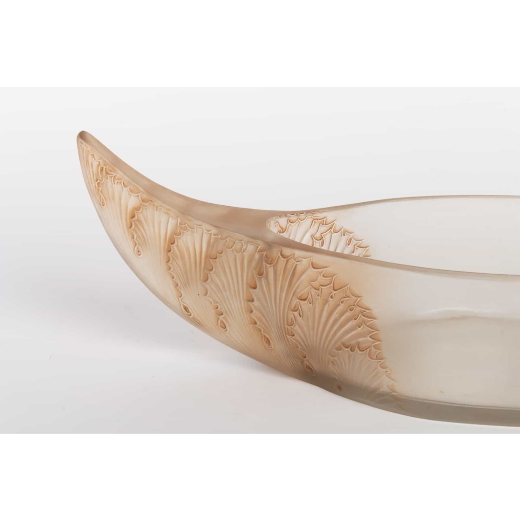 Jardinière « Acanthes » verre blanc patiné sépia de René LALIQUE