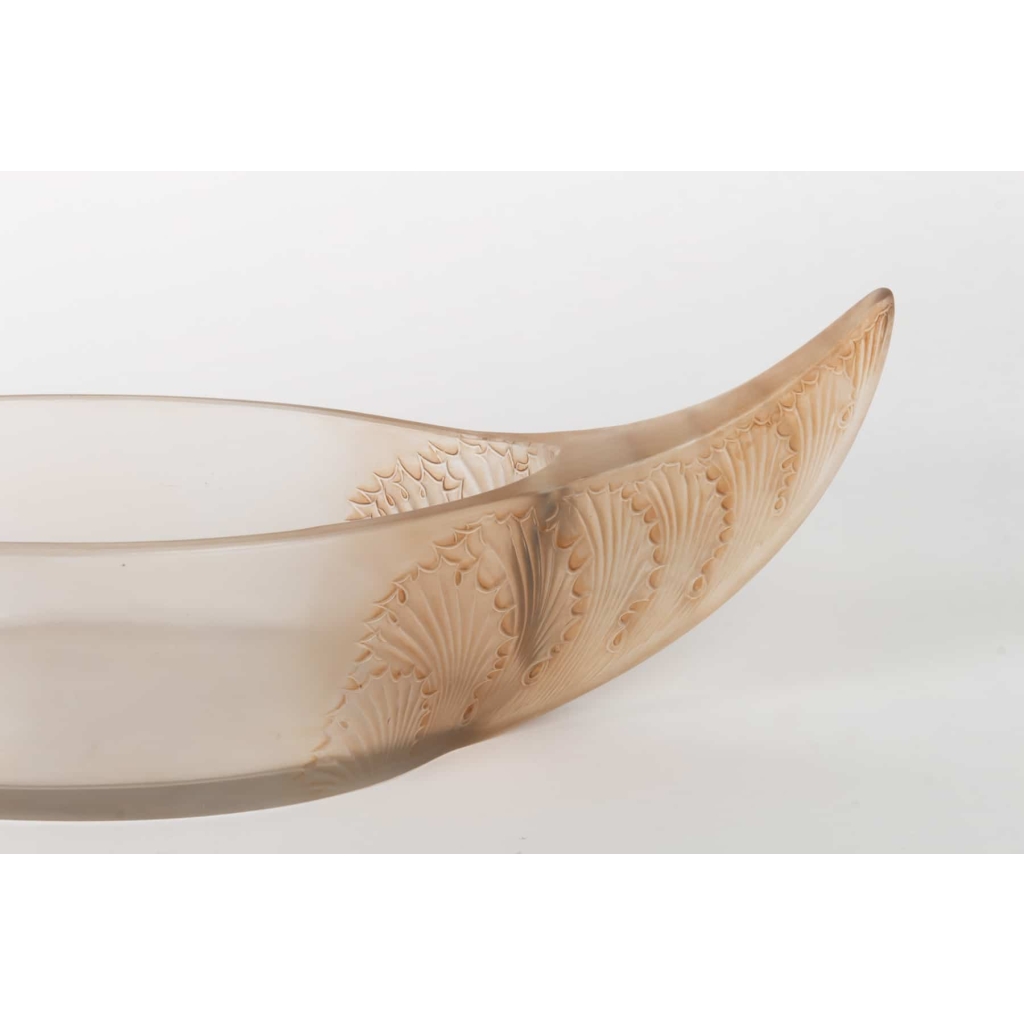 Jardinière « Acanthes » verre blanc patiné sépia de René LALIQUE