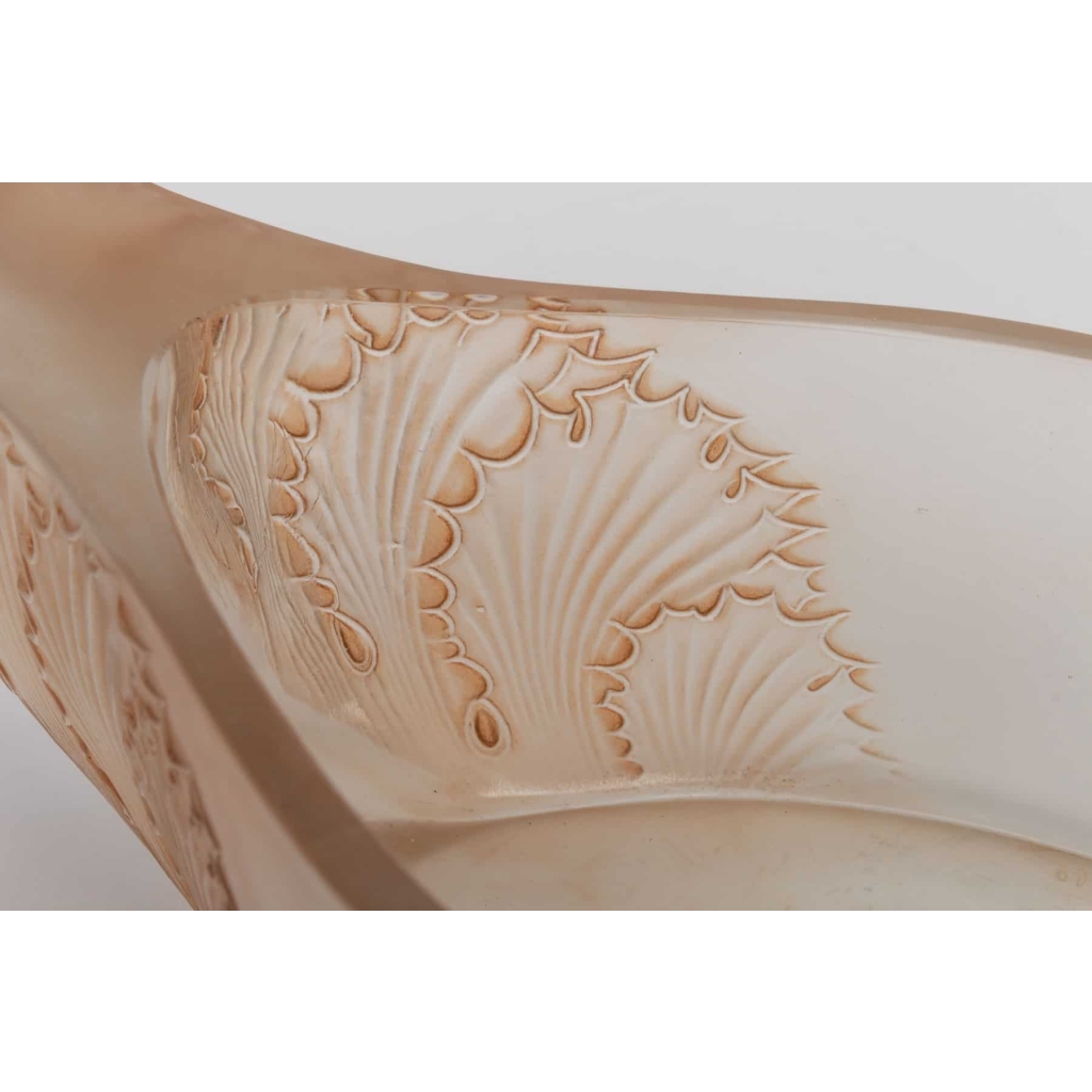 Jardinière « Acanthes » verre blanc patiné sépia de René LALIQUE