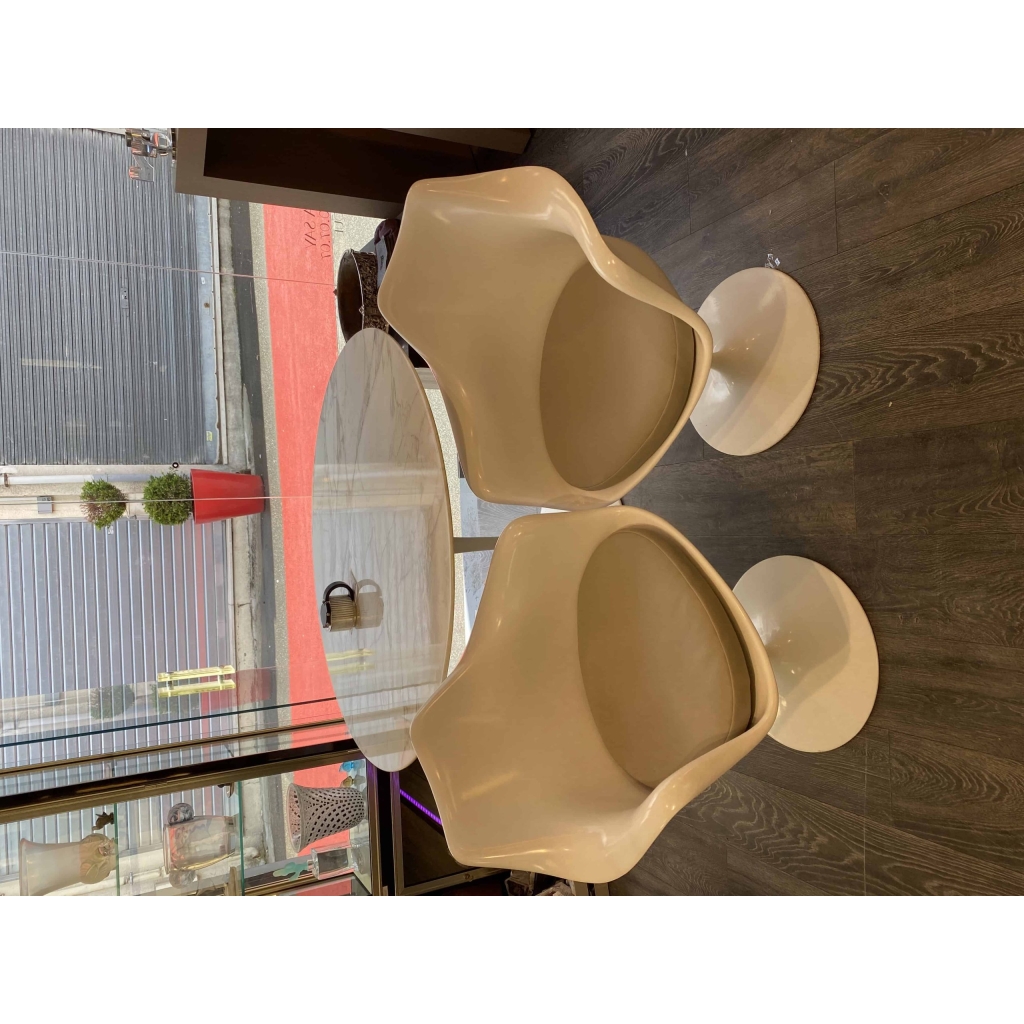 Knoll Tulip Eero Saarinen, Pair of Armchairs | Biron Knoll Tulip Eero Saarinen, Pair of Armchairs