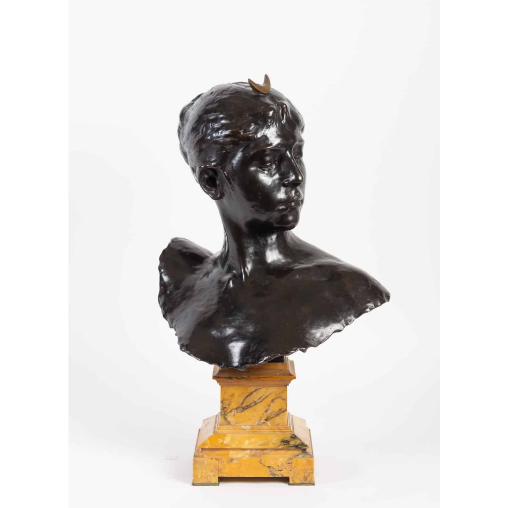 Bronze buste de Diane signé Falguière fondeurs Thiebault Frères | Biron |||||||