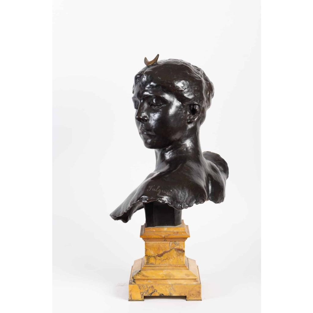 Bronze buste de Diane signé Falguière fondeurs Thiebault Frères | Biron Bronze buste de Diane signé Falguière fondeurs Thiebault Frères