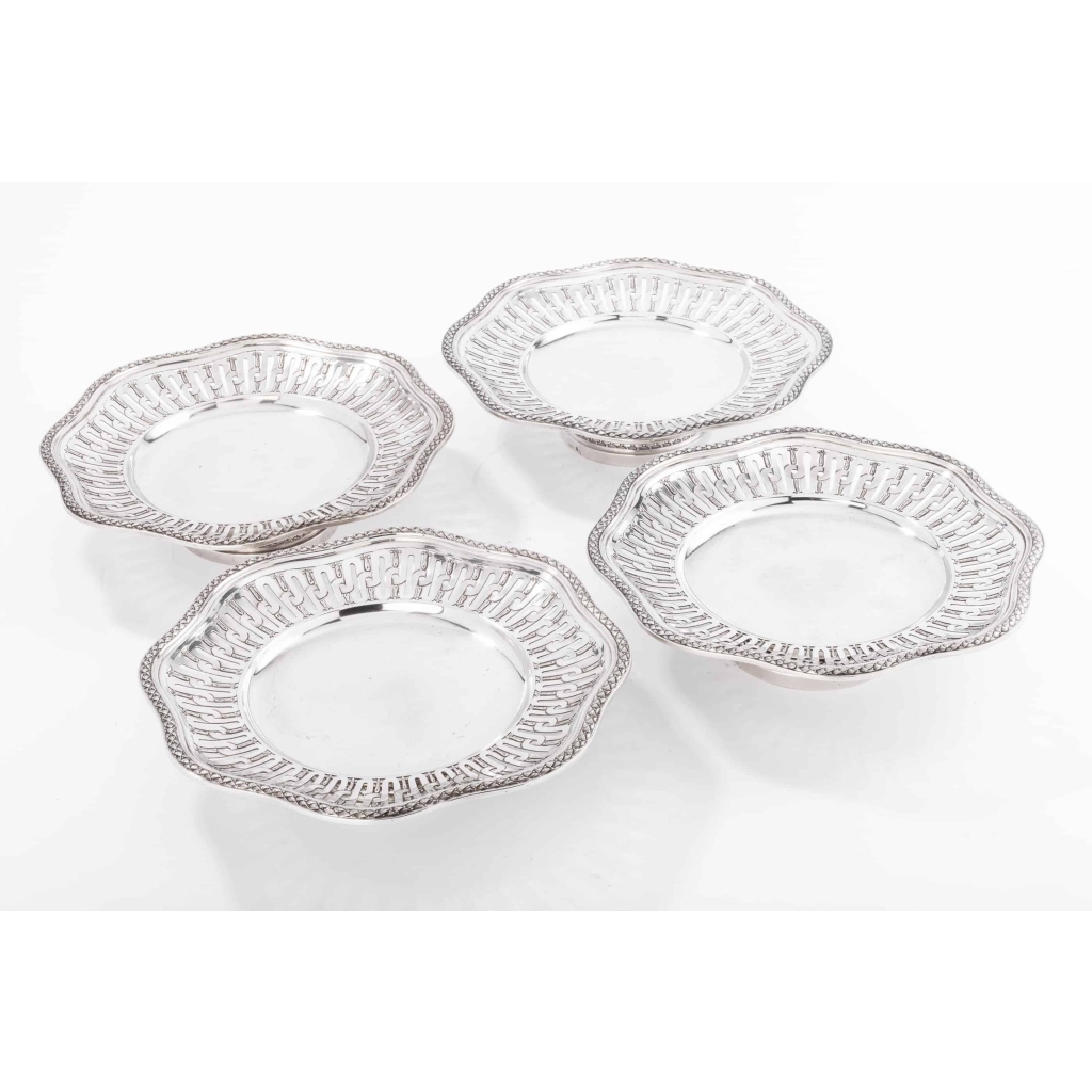 ORFÈVRE A. AUCOC, SUITE DE 4 COUPES EN ARGENT MASSIF XIXè ORFÈVRE / A. AUCOC SUITE DE QUATRE COUPES EN ARGENT MASSIF XIXè