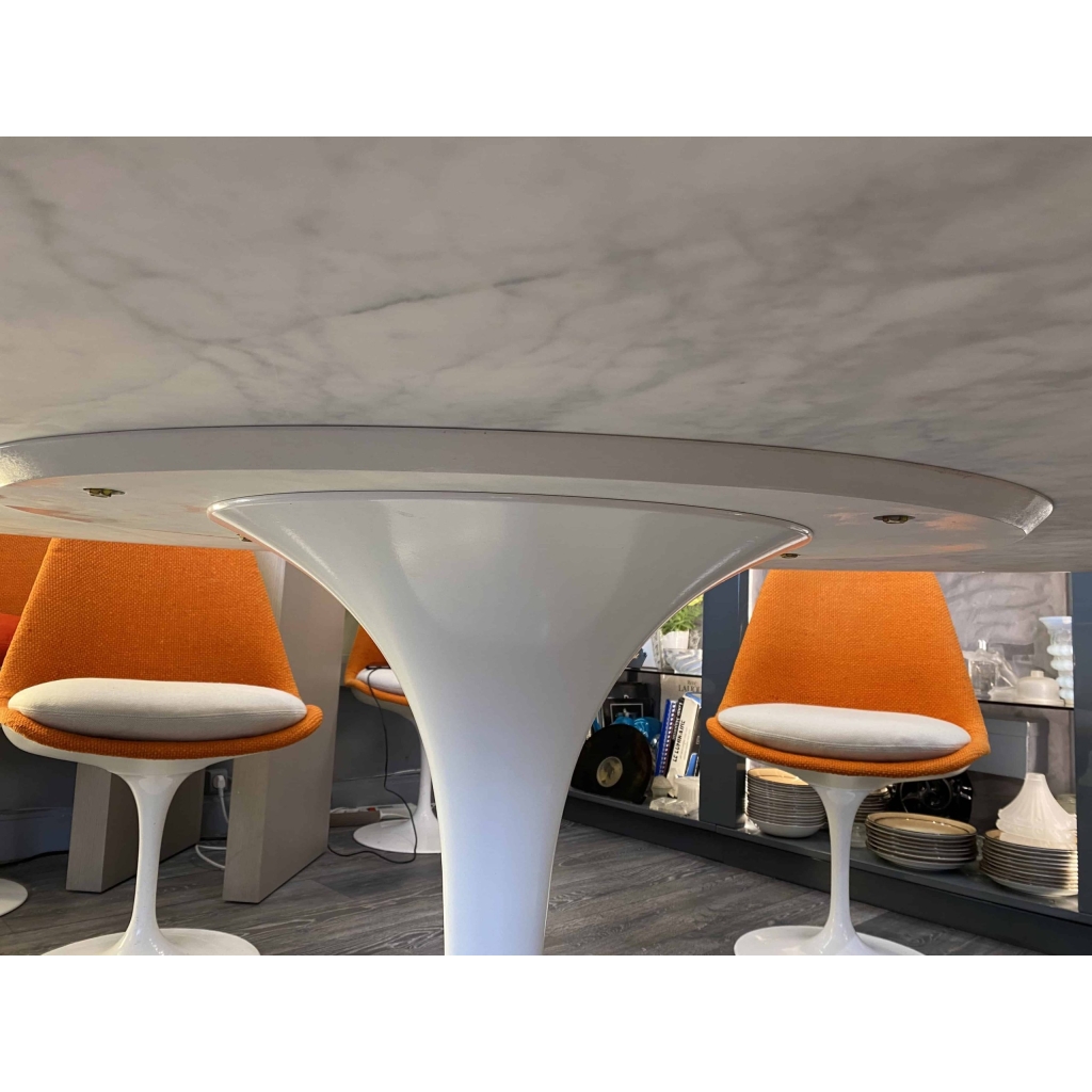 Knoll & Eero Saarinen : Table Tulipe Ovale Marbre | Biron Knoll & Eero Saarinen : Table Tulipe Ovale Marbre