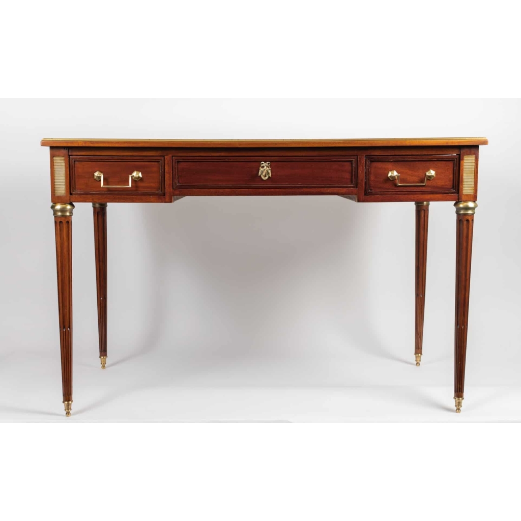 Bureau plat de style Louis XVI | Biron ||||||||
