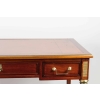 Bureau plat de style Louis XVI | Biron Bureau plat de style Louis XVI