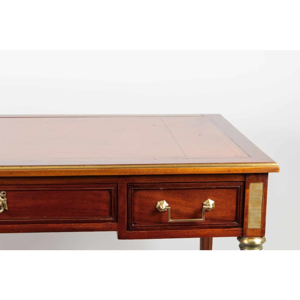 Bureau plat de style Louis XVI | Biron Bureau plat de style Louis XVI