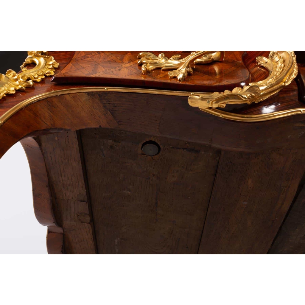 Bureau de style Louis XV. | Biron Bureau de style Louis XV.