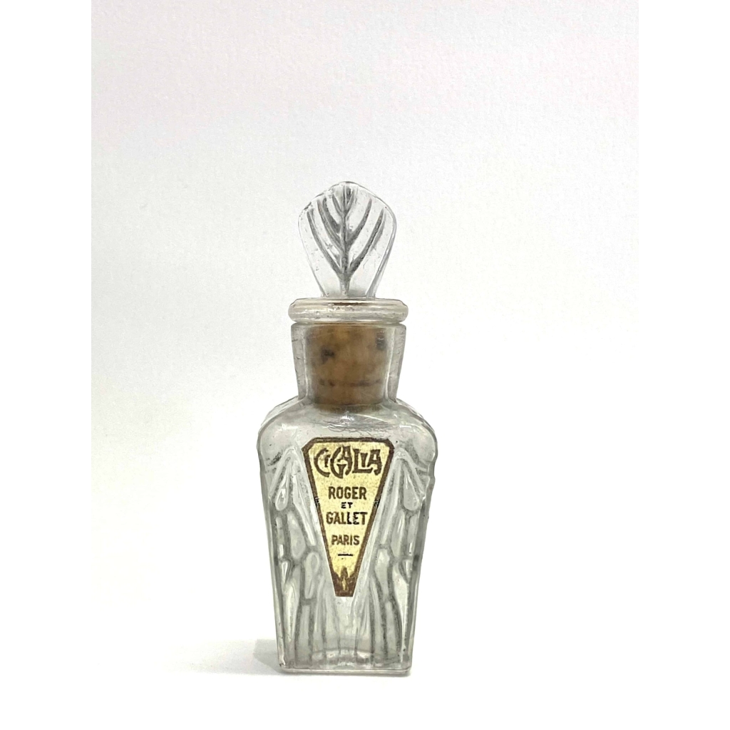 Flacon « Cigalia » pour Roger et Gallet verre blanc patiné gris de René LALIQUE | Biron |||||||