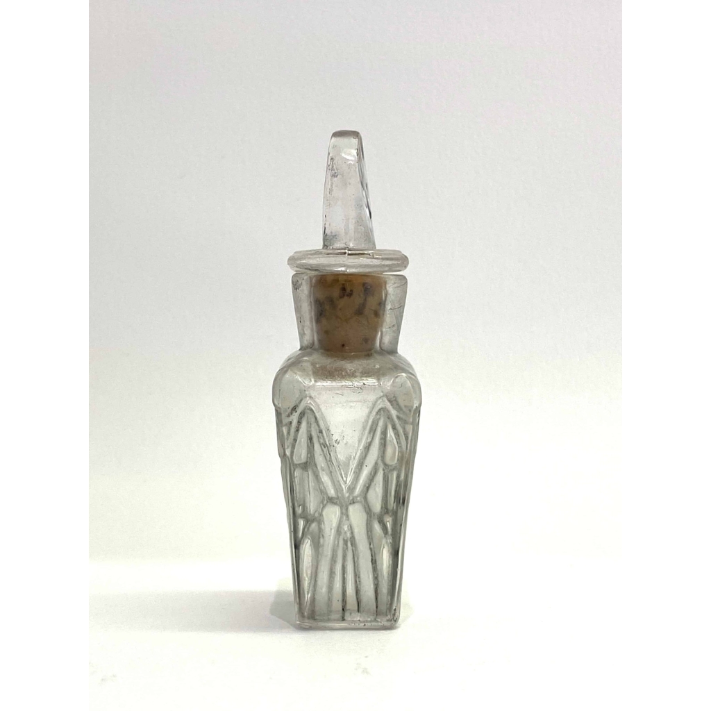 Flacon « Cigalia » pour Roger et Gallet verre blanc patiné gris de René LALIQUE | Biron Flacon "Cigalia" pour Roger et Gallet verre blanc patiné gris de René LALIQUE