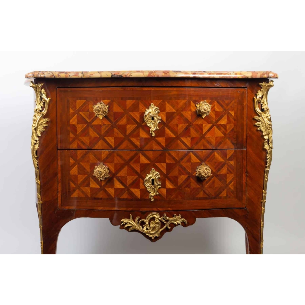 Commode 18e siècle en marqueterie estampillée DOIRAT | Biron Commode 18e siècle en marqueterie estampillée DOIRAT