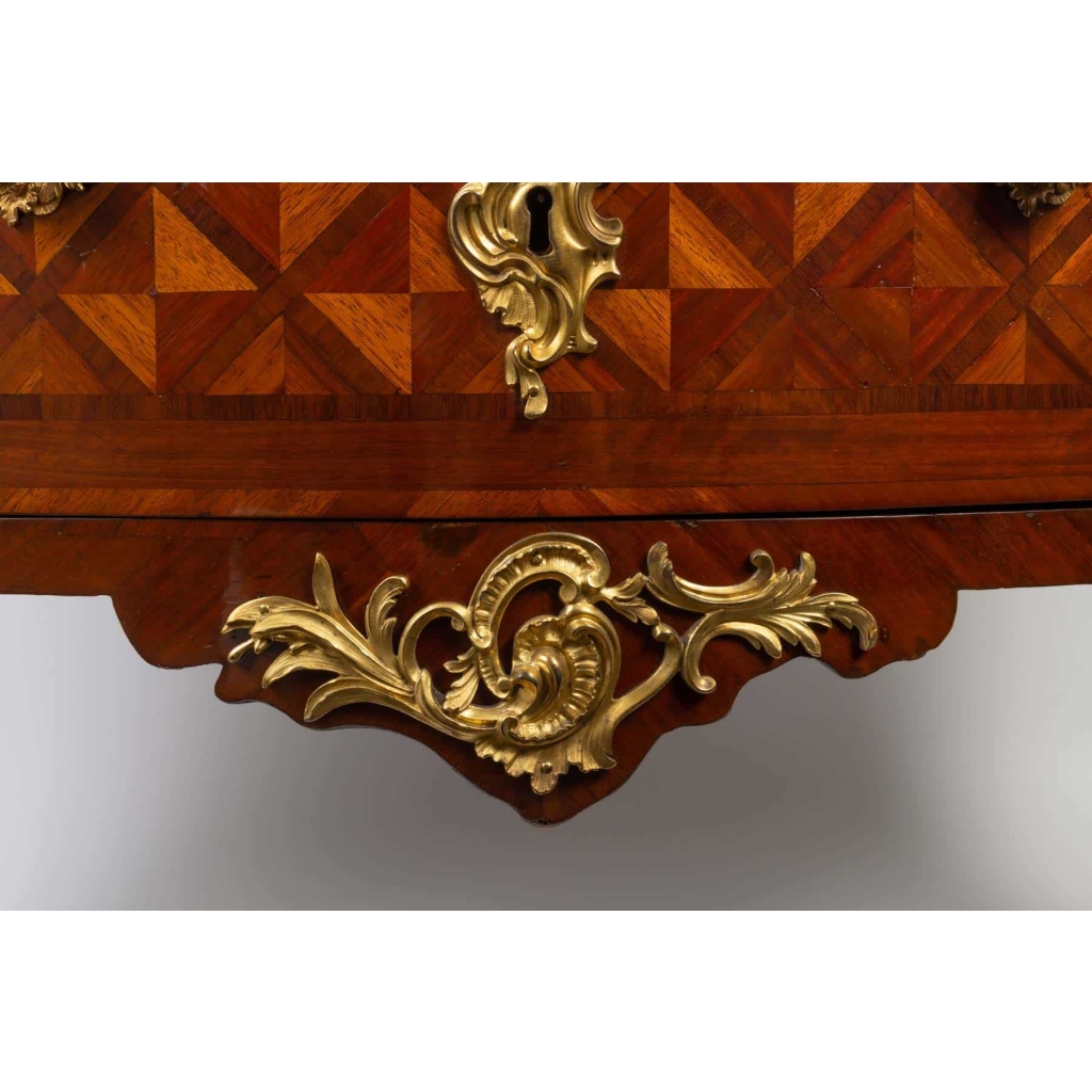 Commode 18e siècle en marqueterie estampillée DOIRAT | Biron Commode 18e siècle en marqueterie estampillée DOIRAT