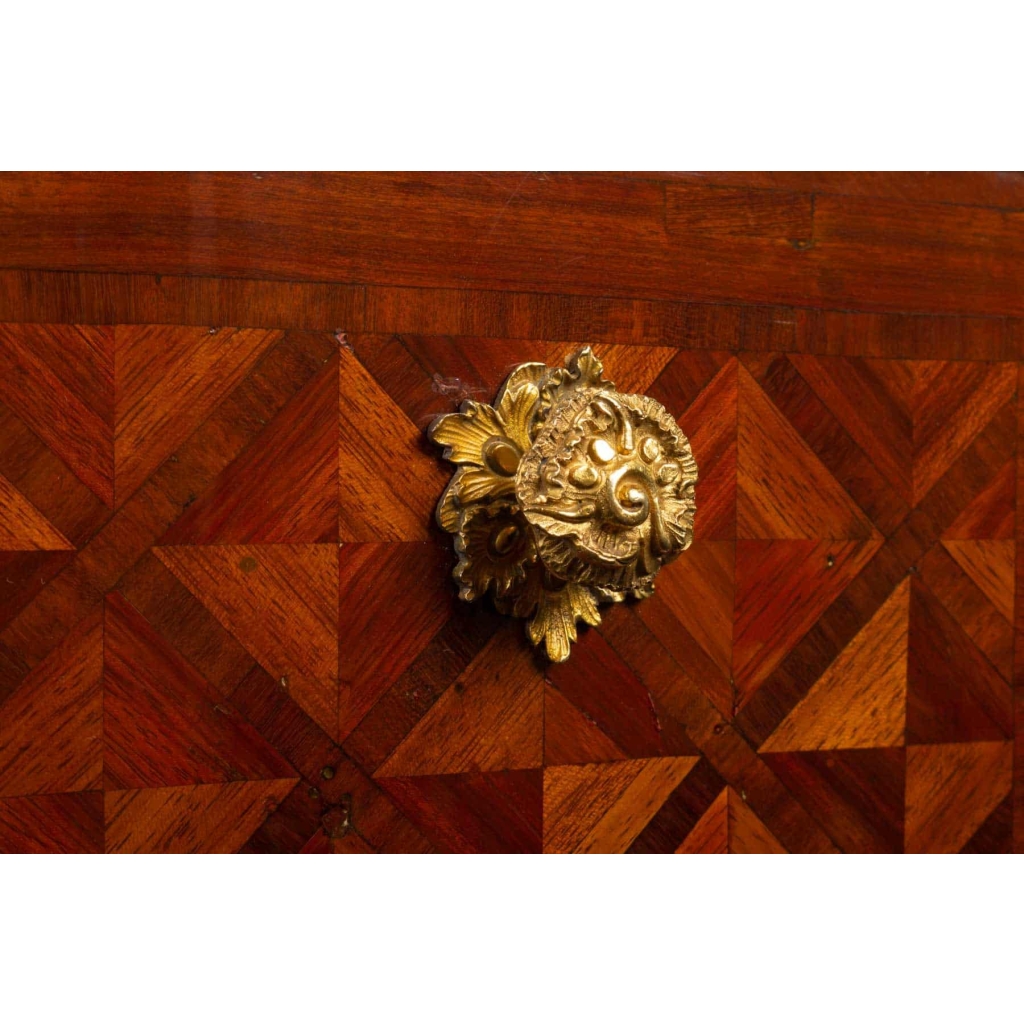 Commode 18e siècle en marqueterie estampillée DOIRAT | Biron Commode 18e siècle en marqueterie estampillée DOIRAT