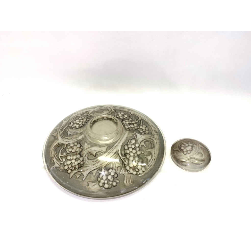Encrier "Mûres" verre blanc patiné gris de René LALIQUE