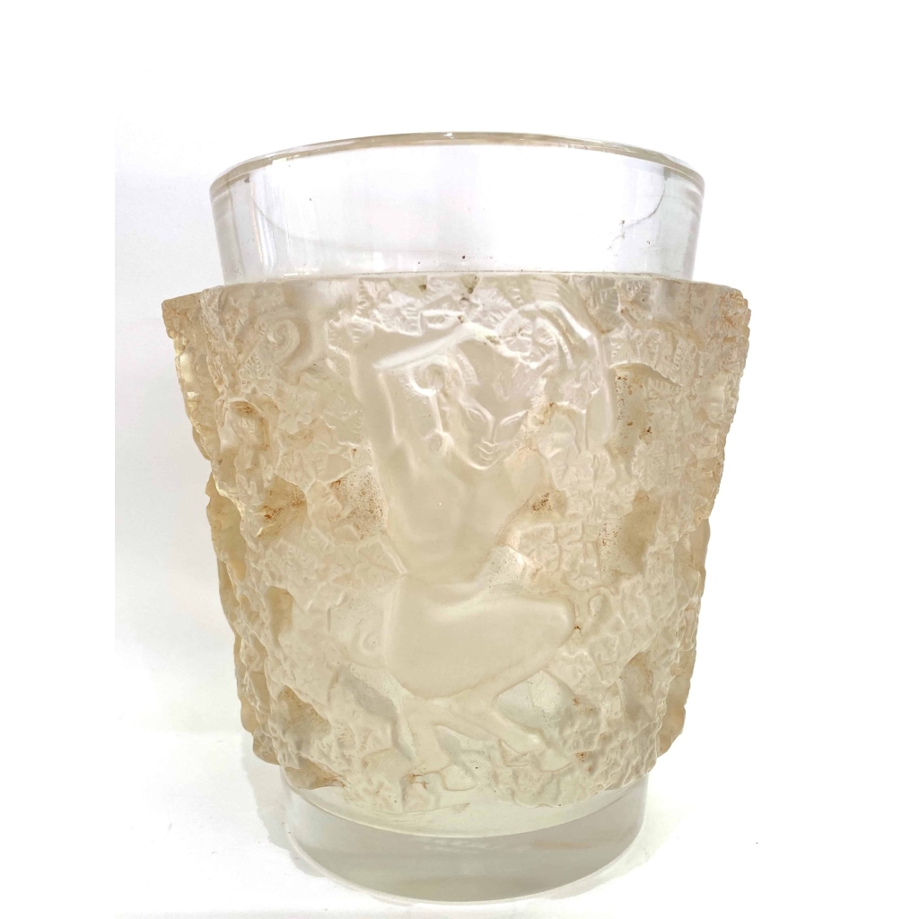 Vase « Bacchus » verre blanc patiné sépia de René LALIQUE | Biron Vase "Bacchus" verre blanc patiné sépia de René LALIQUE