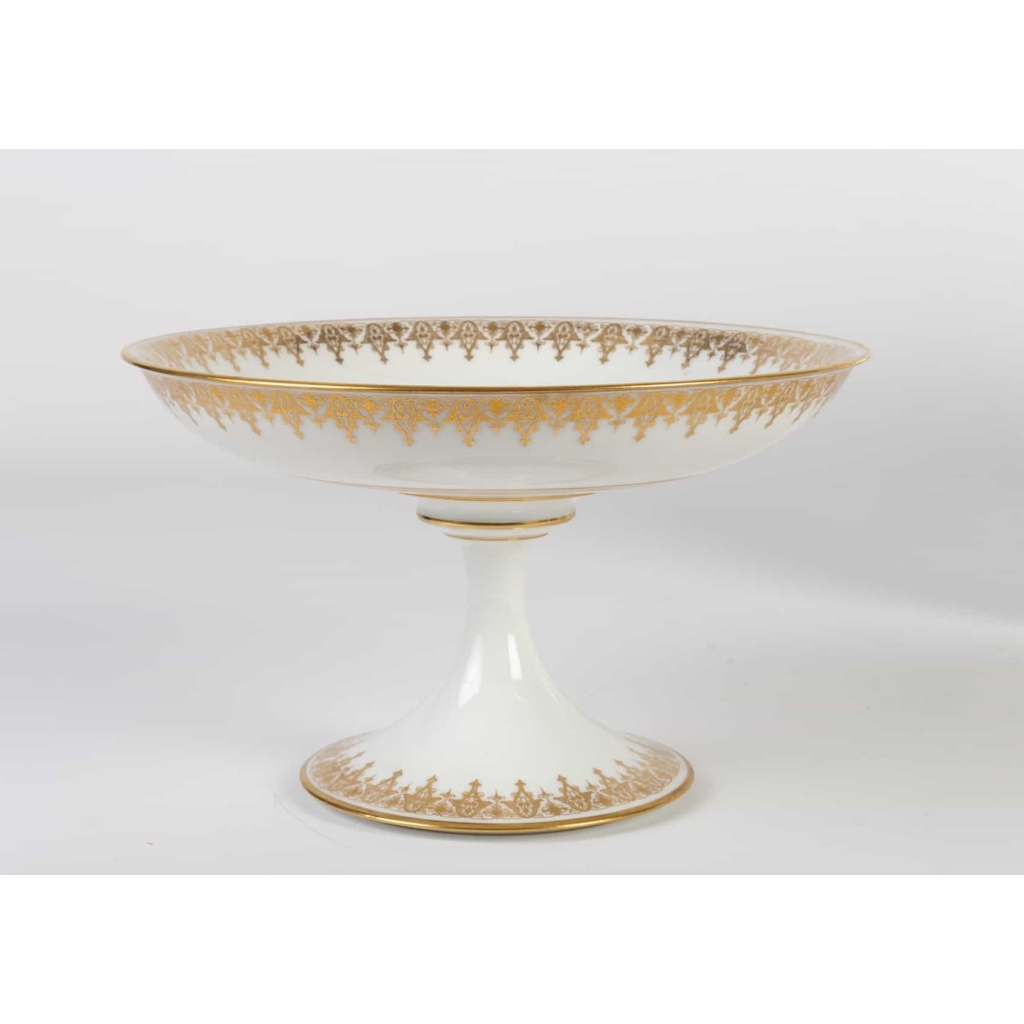 Douze assiettes et un présentoir de la Manufacture de Sèvres 1883 | Biron Douze assiettes et un présentoir de la Manufacture de Sèvres 1883