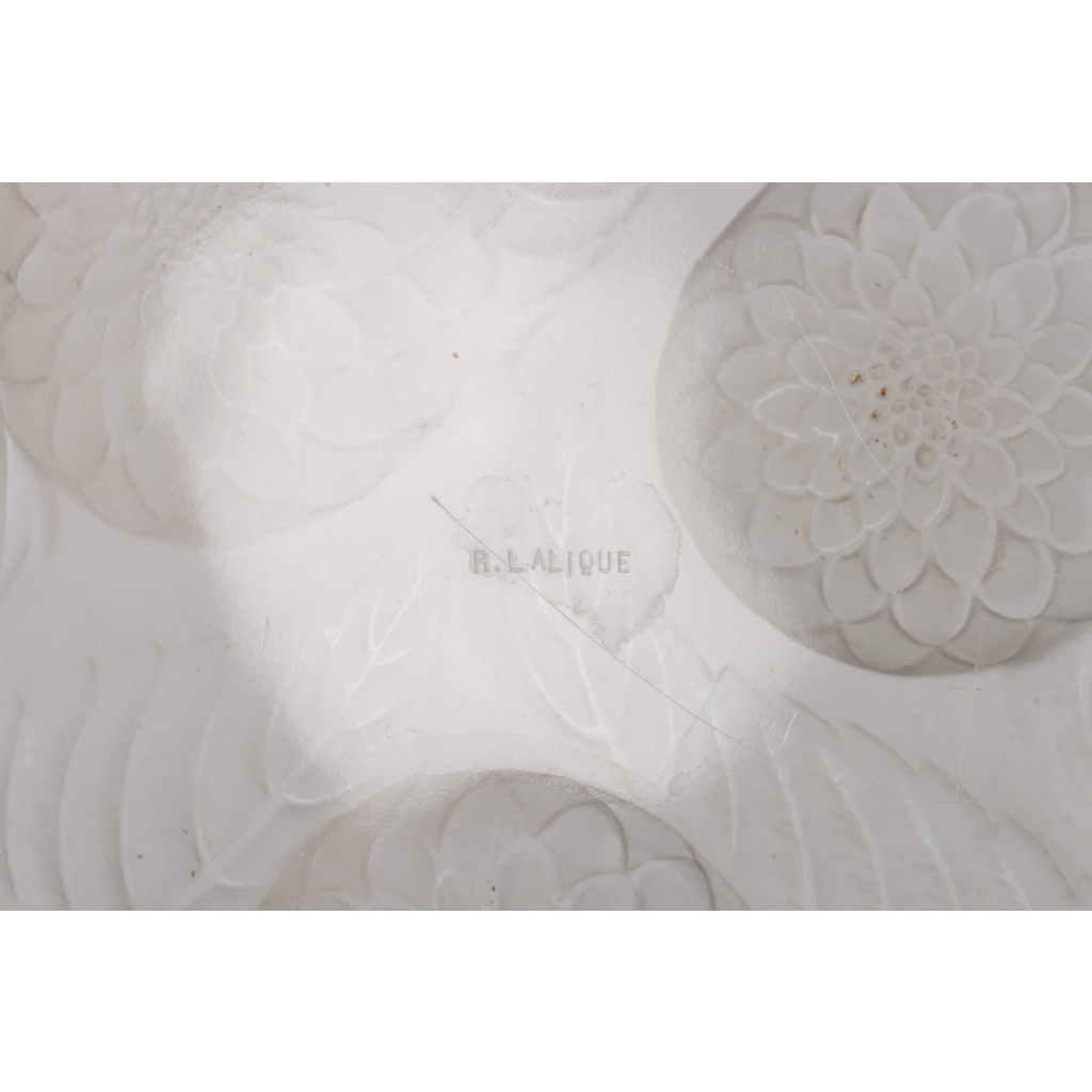 Suspension Plafonnier « Dahlias » verre blanc de René LALIQUE | Biron Suspension Plafonnier « Dahlias » verre blanc de René LALIQUE