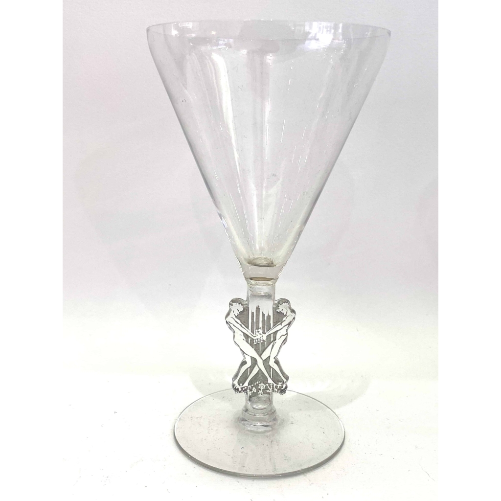 Service « Strasbourg » verre blanc patiné gris de René LALIQUE – 18 pièces | Biron Service "Strasbourg" verre blanc patiné gris de René LALIQUE - 18 pièces