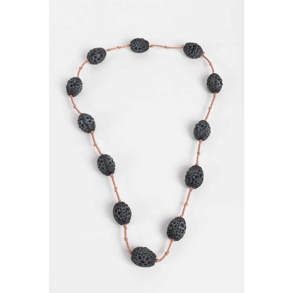 Collier Sautoir « Grosses Graines » verre noir patiné blanc de René LALIQUE | Biron |||||||
