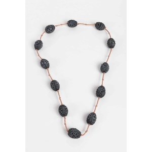 Collier Sautoir « Grosses Graines » verre noir patiné blanc de René LALIQUE | Biron |||||||