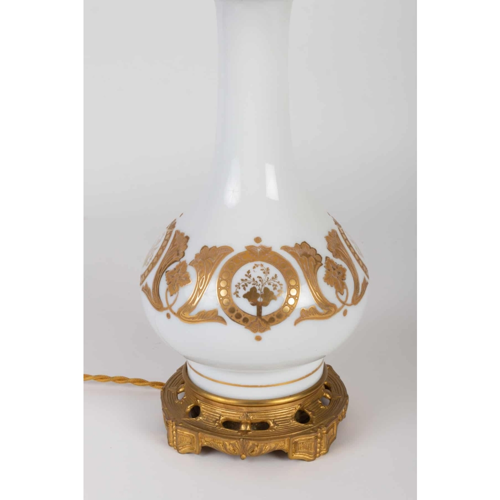 Paire de Lampes blanches et or du XIXeme