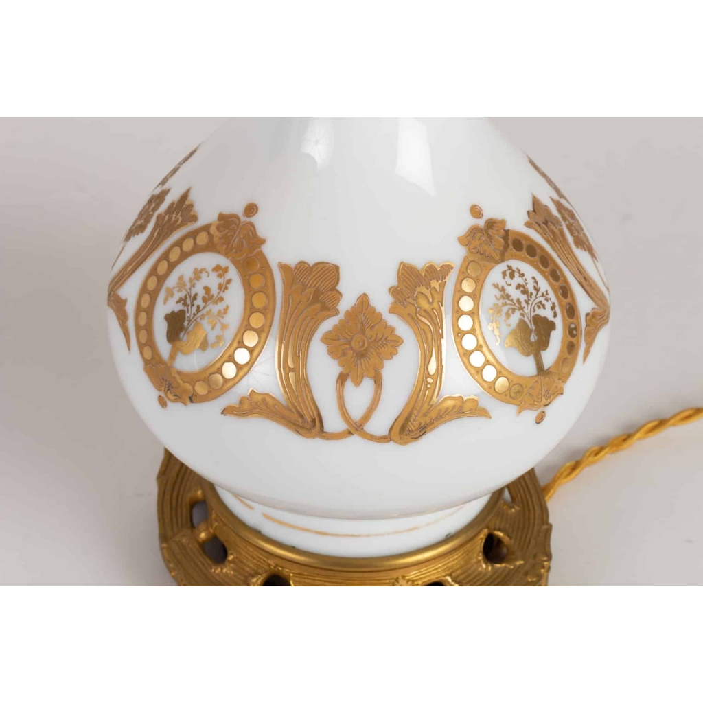 Paire de Lampes blanches et or du XIXeme