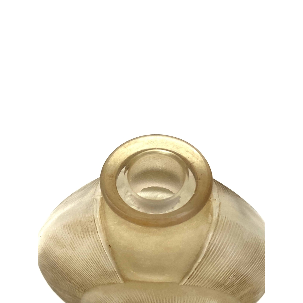 Flacon « Amphitrite » verre blanc patiné sépia de René LALIQUE | Biron Flacon "Amphitrite" verre blanc patiné sépia de René LALIQUE