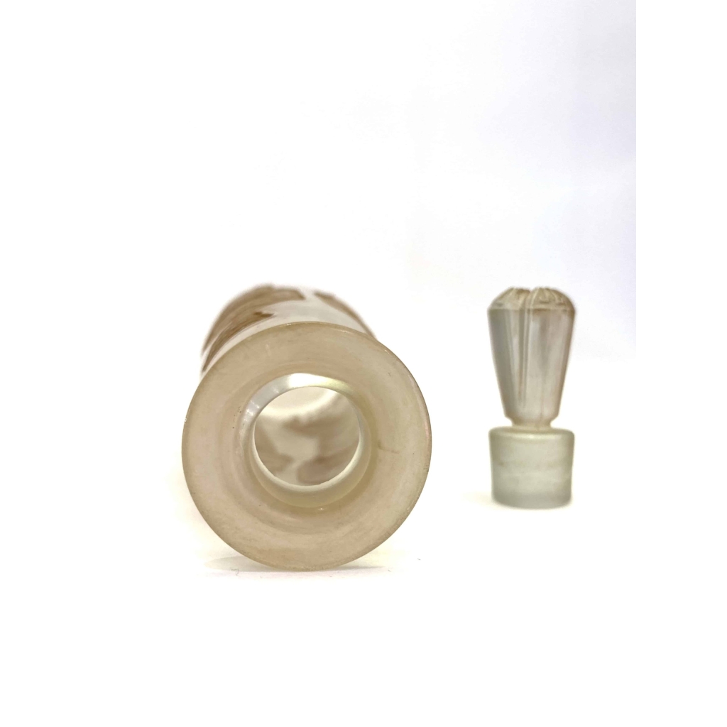 Flacon « Ambre Antique » pour Coty verre blanc patiné sépia de René LALIQUE | Biron Flacon "Ambre Antique" pour Coty verre blanc patiné sépia de René LALIQUE