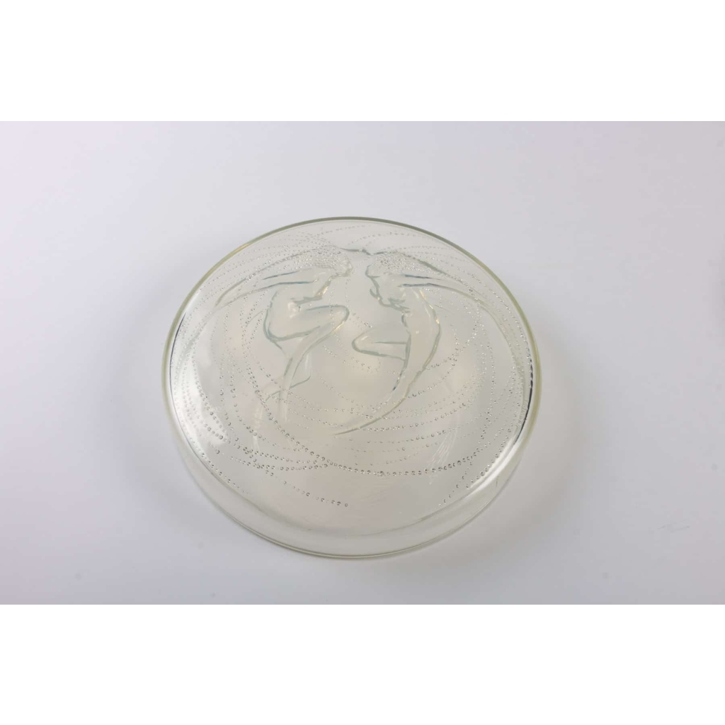 Boite « Deux Sirènes » verre opalescent base satin noir de René LALIQUE | Biron Boite « Deux Sirènes » verre opalescent base satin noir de René LALIQUE
