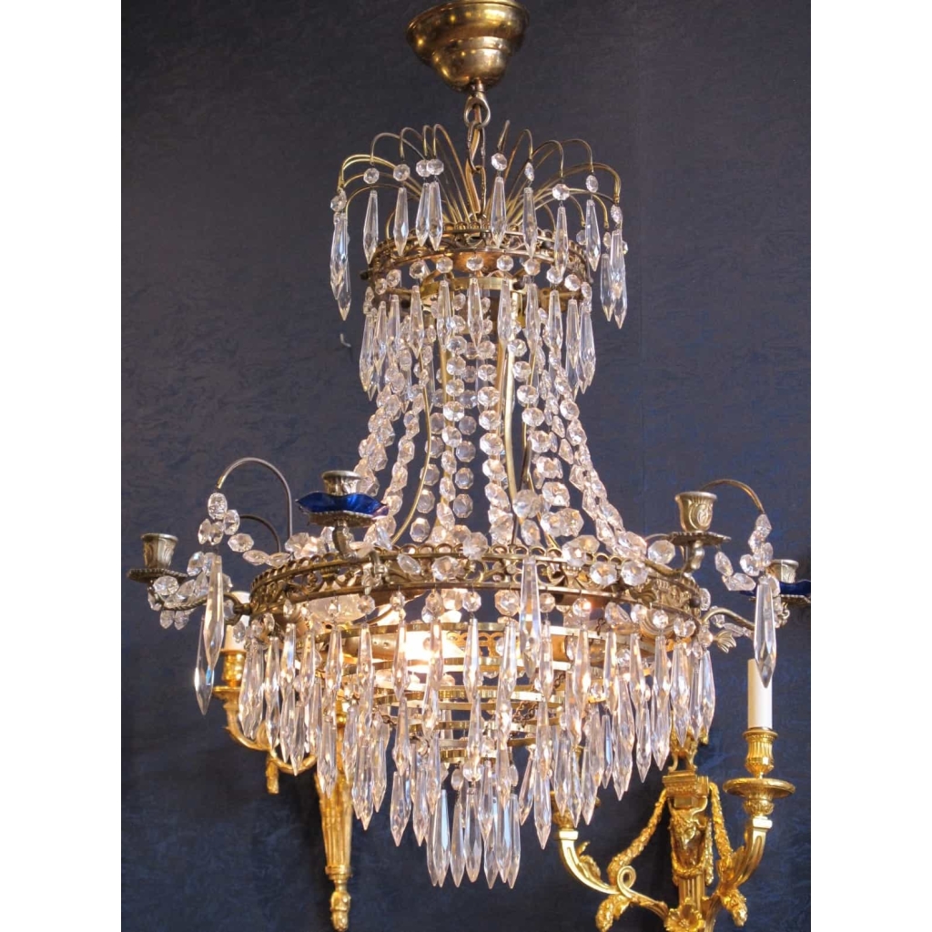 Lustre à six bras de lumière. | Biron |||