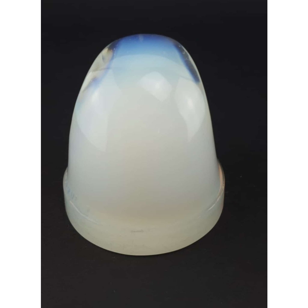 Mascotte « Tête d’Epervier » verre opalescent de René LALIQUE | Biron Mascotte "Tête d'Epervier" verre opalescent de René LALIQUE